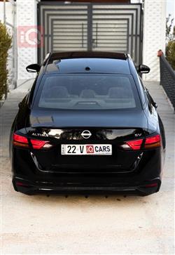 نيسان ألتيما